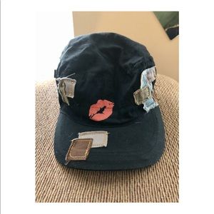 Cute baseball cap  🧢💋